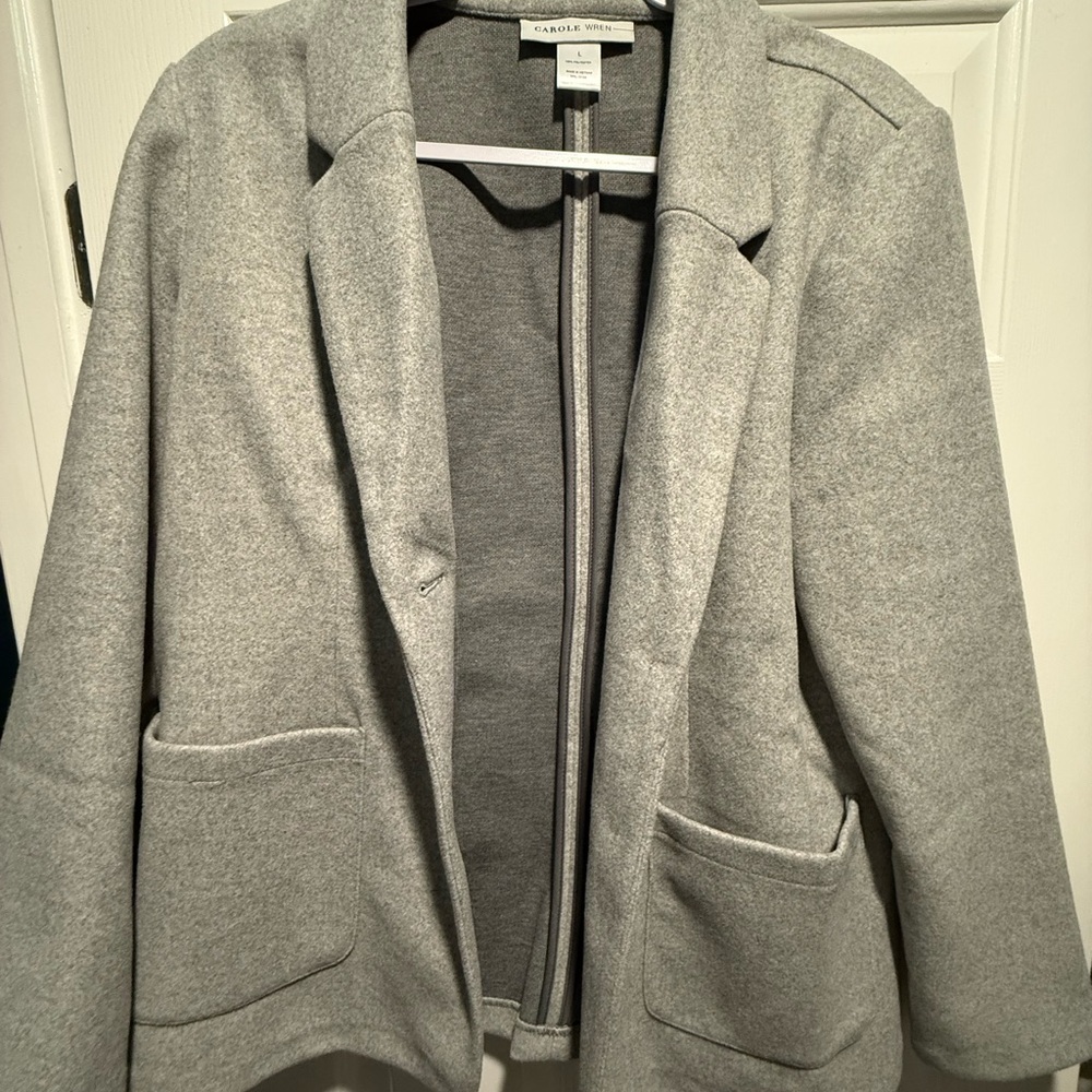 Carole Wren Gray Blazer with Notched Lapel and Relaxed Fit